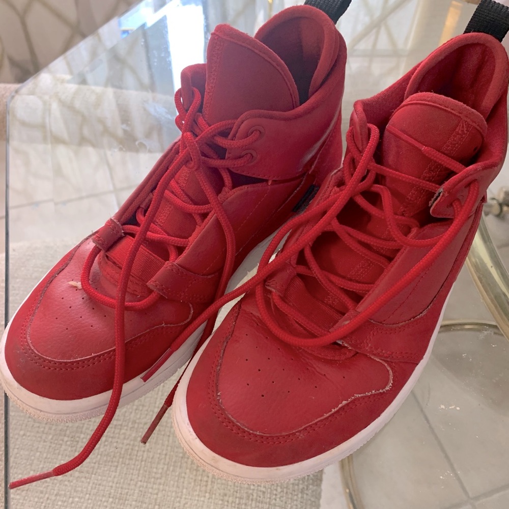 Nike Jordan’s 4Y